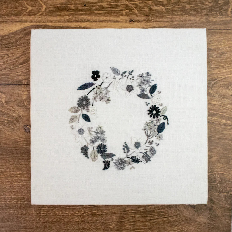 HofE Classic Lady, Grey, Embroidery kit