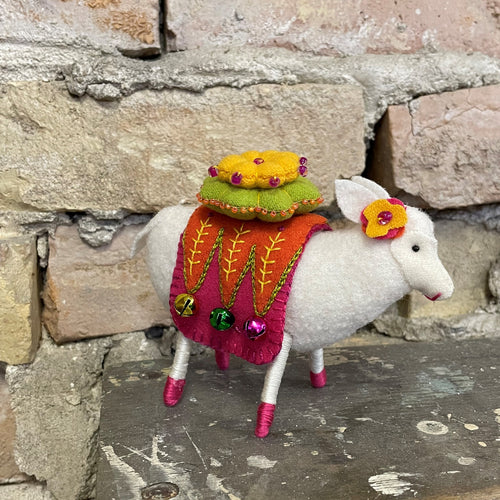 Ewenice - Sheep pin cushion wool kit and pattern